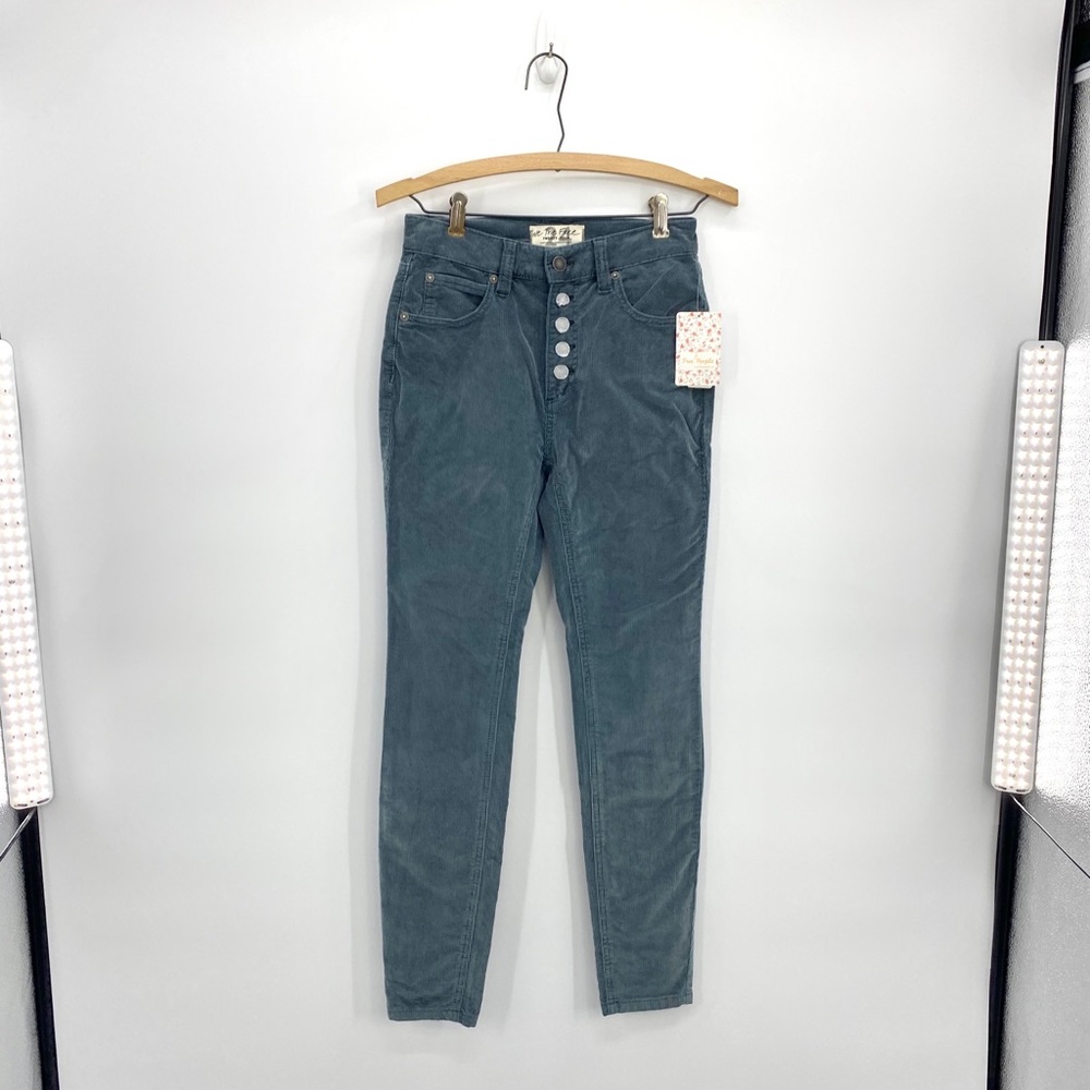 Free People Morning Waves ‘Sea Foam’ Corduroy Pants Woman’s Size 24